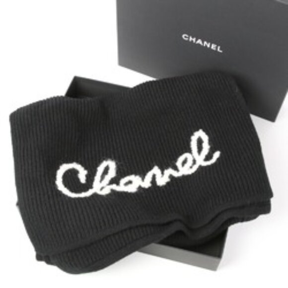 CHANEL Costume Pearl Logo Embroidery Cashmere Scarf/Shawl - Picture 1 of 7